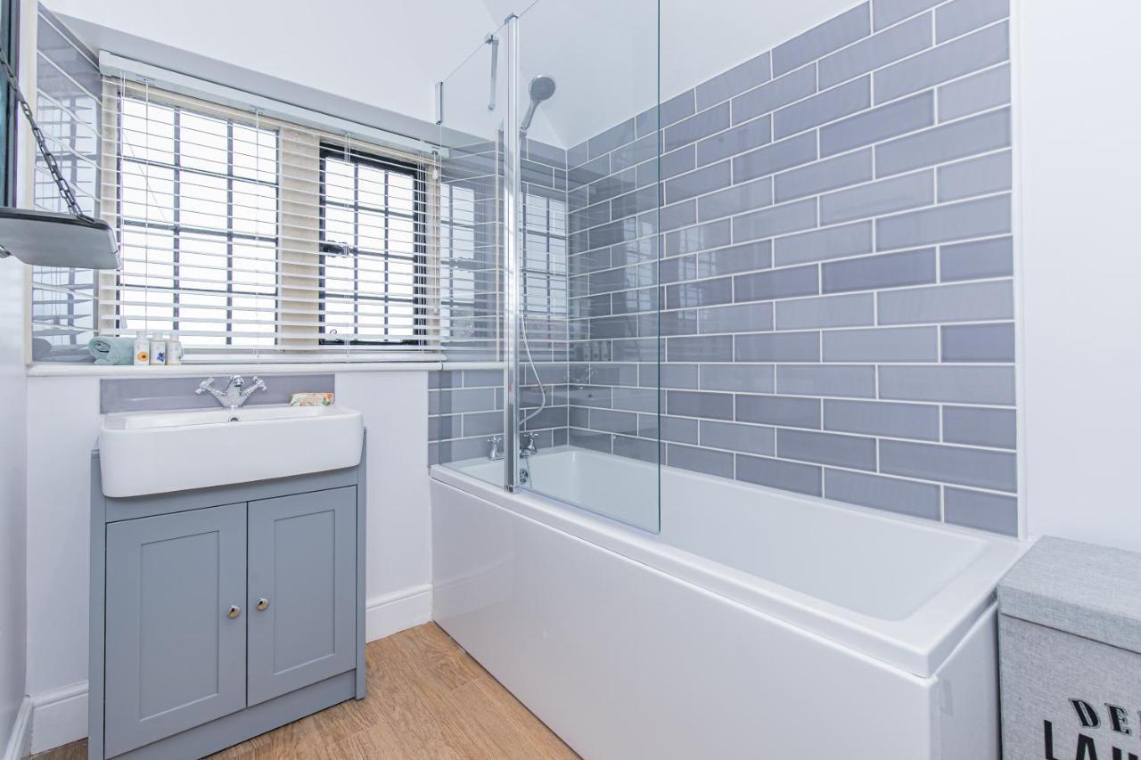 Oxfordshire Living - The Spencer Apartment - 우드스톡 외부 사진